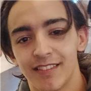 Soy un chico extrovertido que tiene mucha paciencia y con ganas de trabajar